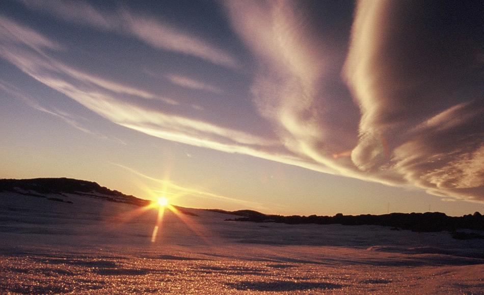 Eine alltÃ¤gliche Erscheinunge sonstwo auf der Welt ist in der Antarktis etwas ganz besonderes - den Sonnenaufgang. (Foto: Katja Riedel)